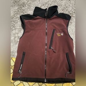 Mountain hardwear vest